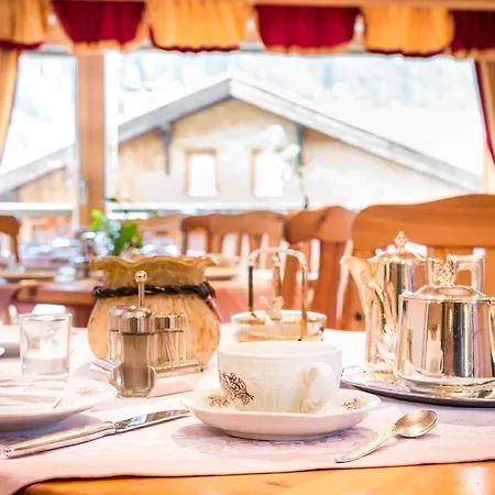 Bed & Breakfast Garni Ernst Falch